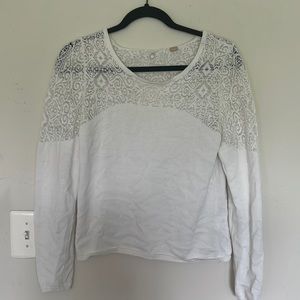 White knit sweater top